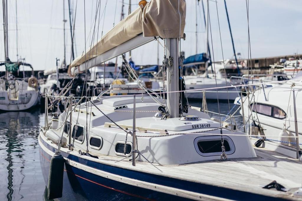 Life On Board In A Vintage Sailboat Botel Cascais